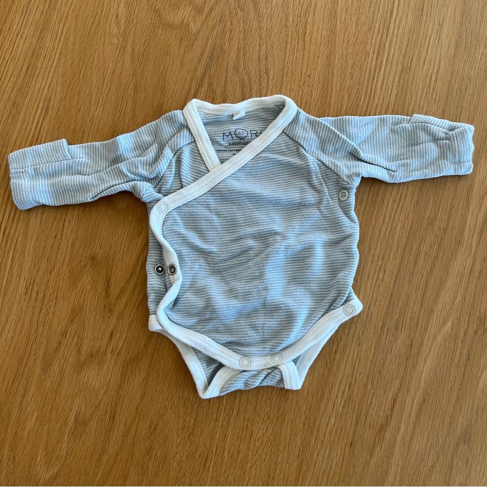 MORI long sleeve kimono onesie size 0-3 mo